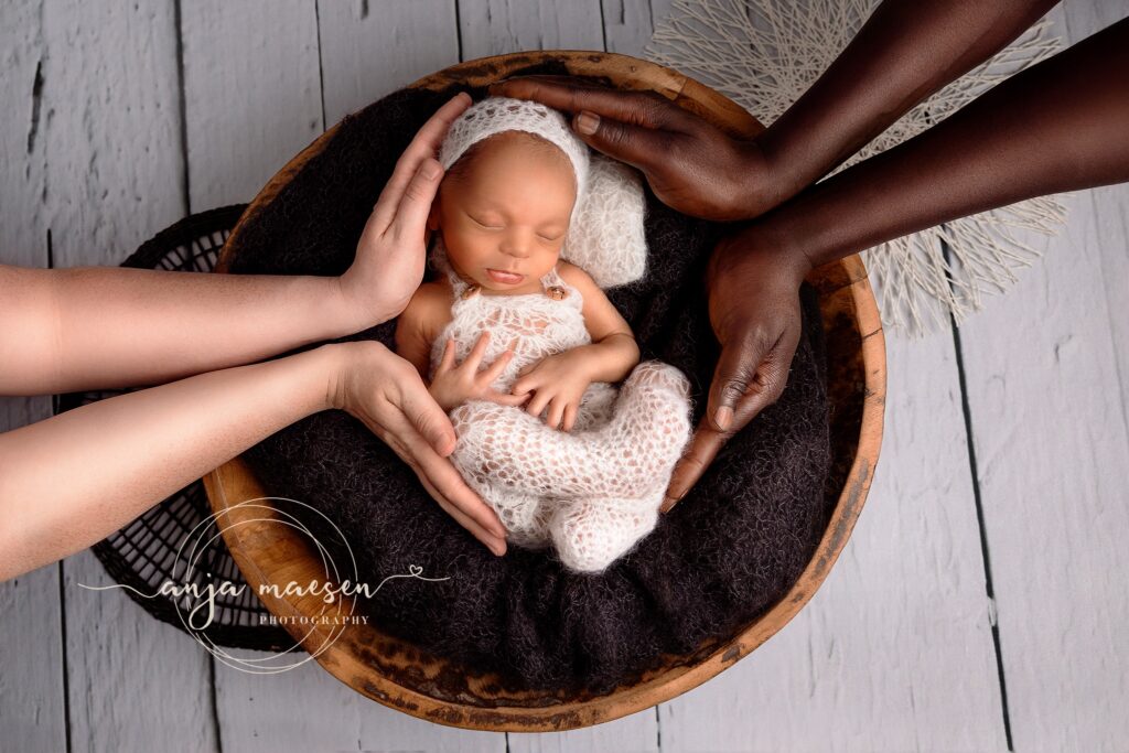 Unieke Handgemaakte Newborn Outfits: Creativiteit en Passie -newborn-fotografie-fotograaf-Limburg-België-Halen-cAward - Newborn - Maternity - Kinderfotografie - Anja Maesen Photography - studioshoot - fine art fotografie - babyfotografie - zwangerschapsfotografie - cakesmash