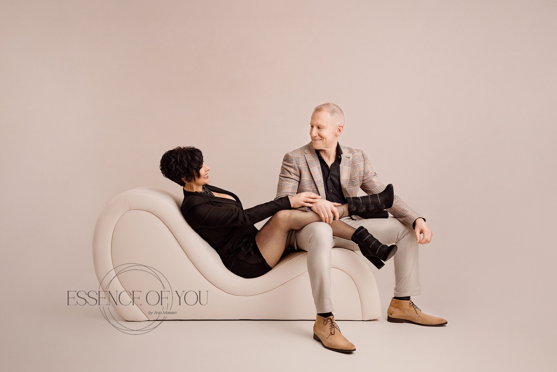Essence of you - wall-art - newborn -fotografie-fotograaf-Limburg-België-Halen- Heusden - Zolder -Award - Newborn - Maternity - Kinderfotografie - Anja Maesen - studioshoot - fine art fotografie - babyfotografie - zwangerschapsfotografie - cakesmash - award - Boudoir - familieportret